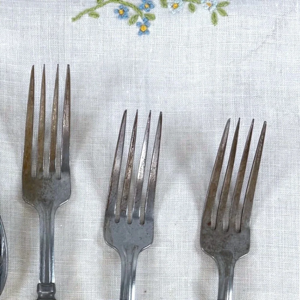 Unbranded vintage flatware